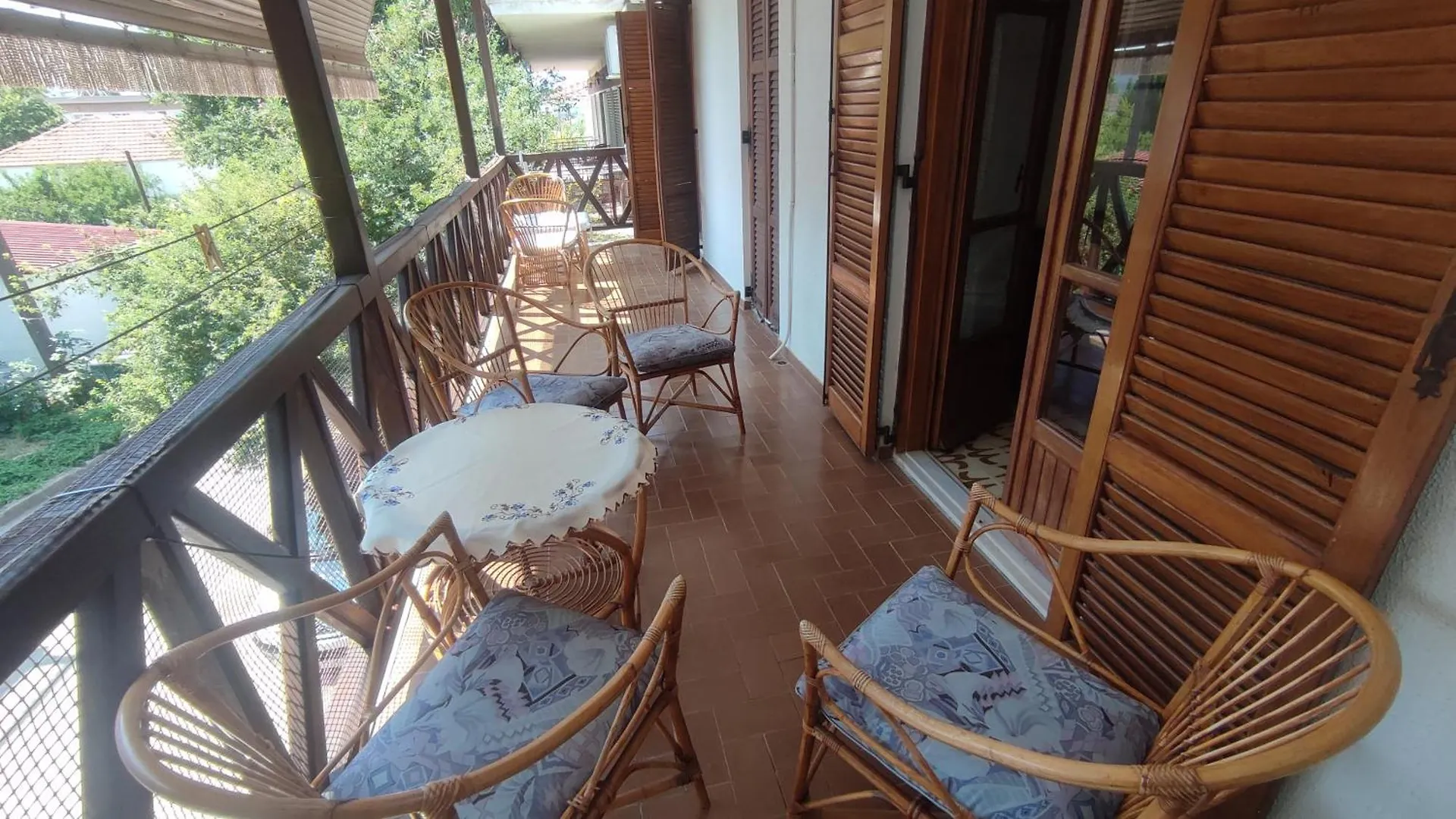 Entire Traditional Apartment At The Sea Nea Plagia