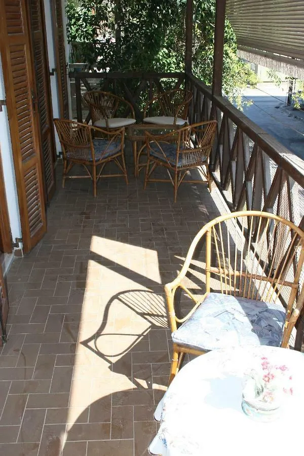 Entire Traditional Apartment At The Sea Nea Plagia
