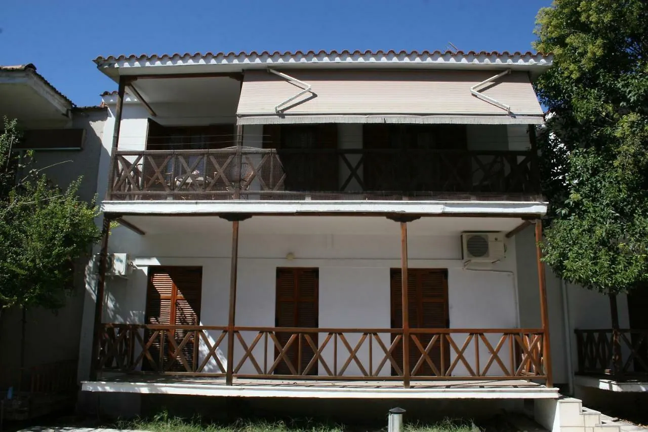 Entire Traditional Apartment At The Sea Nea Plagia 0*,