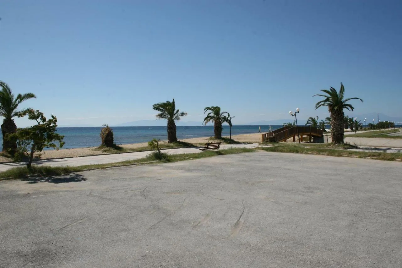 Entire Traditional Apartment At The Sea Nea Plagia