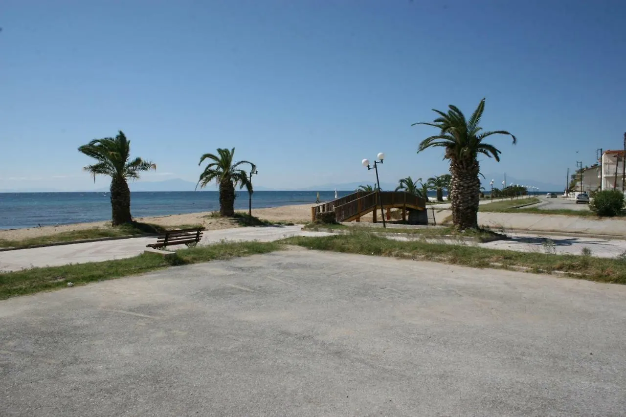 Entire Traditional Apartment At The Sea Nea Plagia