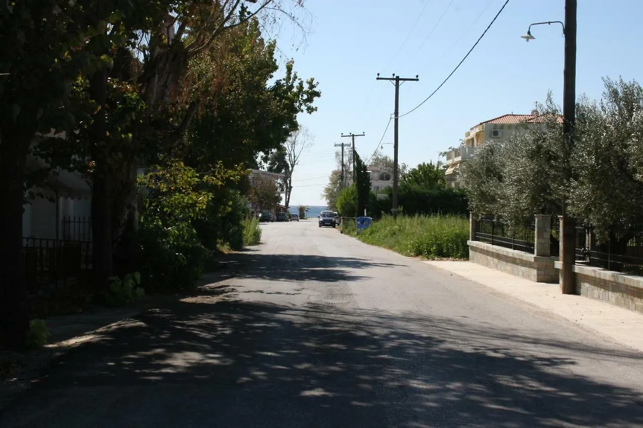 Entire Traditional Apartment At The Sea Nea Plagia 0*,